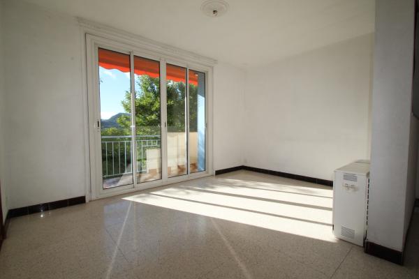 large ouverture sur le balcon