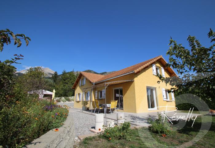 VILLA RECENTE